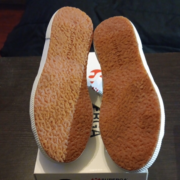 Superga Black Canvas Sneakers with White Rubber Soles Boys 4.5Y Girls 6 NWT BOX - Picture 7 of 8